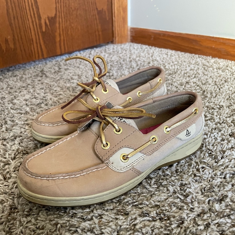 Sperry Boat Shoe. Women’s Size 6. Tan leather with shimmer accent, pink inside.